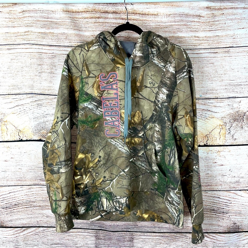 💕PRICE  DROP💕NWOT Cabela’s Camo Hoodie